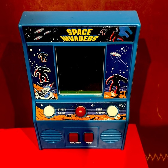 Space Invaders Retro Arcade Console - Blue - Picture 1 of 2